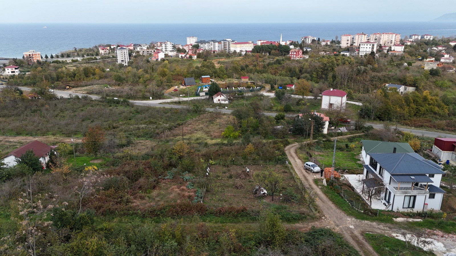 MABEL GAYRİMENKUL/ADACIKTA DENİZ MANZARALI İMARLI VİLLALIK ARSA